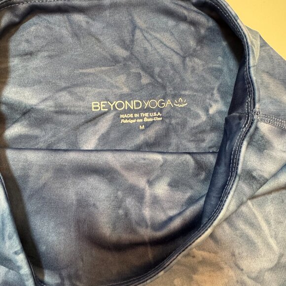 Beyond Yoga Smokeshow Wave High Waisted Yoga Leggings in Outlaw Navy, Size M C - Picture 6 of 7